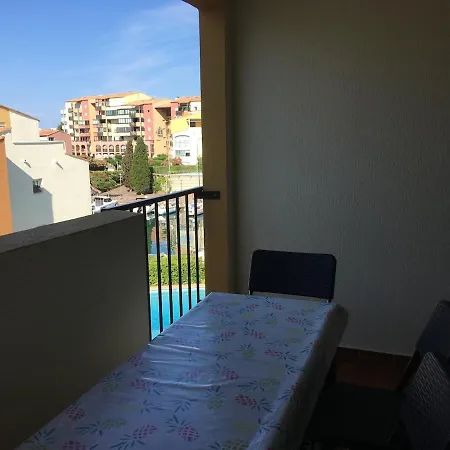 6 Pers Avec Piscine Et Parking Appartement